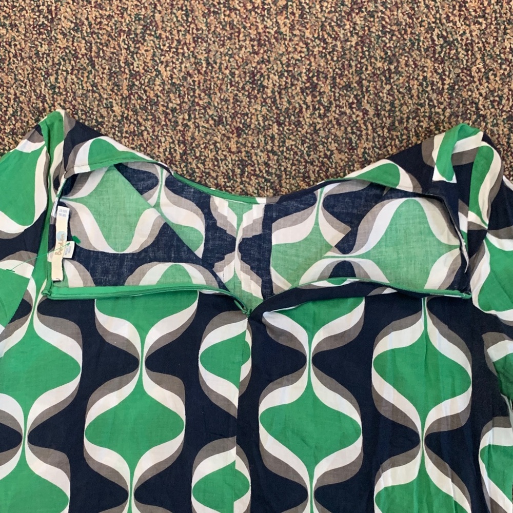Boden women’s 12 Navy Cream & Green Abstract Wave Blouse Spring Coastal Preppy - Picture 6 of 11